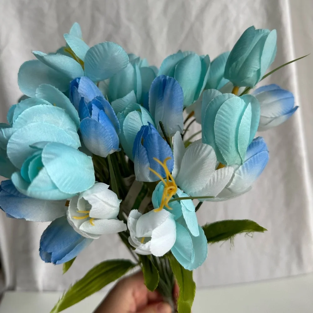 NWT Artificial Blue & White Tulip Bouquet – Lifelike Faux Floral Arrangement